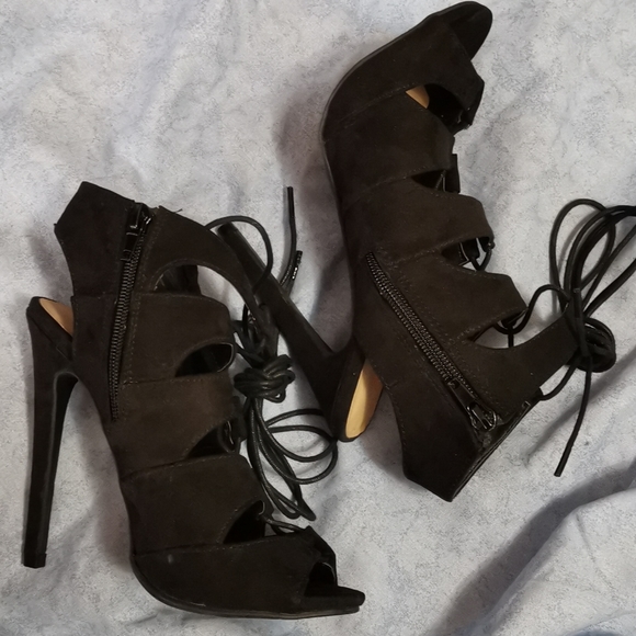 Just Fab black strappy heel shoes - Picture 2 of 5